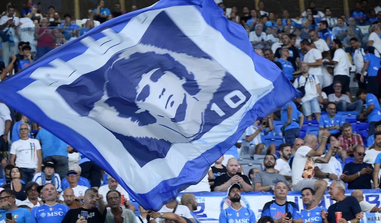 Napoli rinde sentido homenaje a Maradona tras cuatro años de su muerte