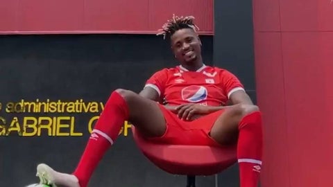 Gustavo Torres, delantero de América