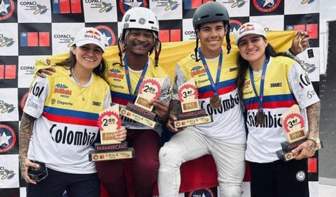 Colombianos en el Panamericano de BMX