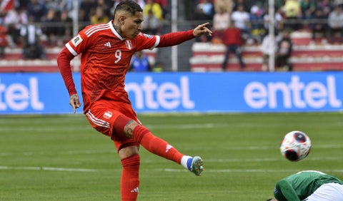 Paolo Guerrero con la Selección de Perú en las Eliminatorias a Qatar 2022