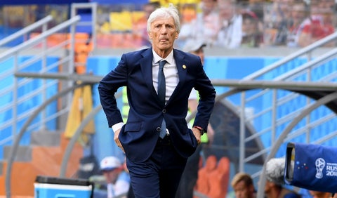 José Pékerman dirigiendo a Colombia ante Japón en Rusia 2018