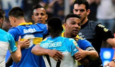 Pelea entre Carbonero y Villa en partido de Argentina