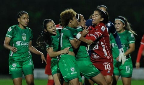 Pelea Liga Femenina