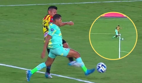 Polémico penalti de Pereira ante Palmeiras