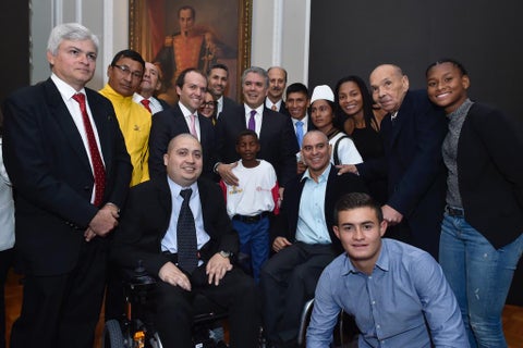 Presidente Iván Duque con glorias del deporte colombiano