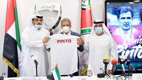 Jorge Luis Pinto, técnico colombiano que dirige a Emiratos Árabes