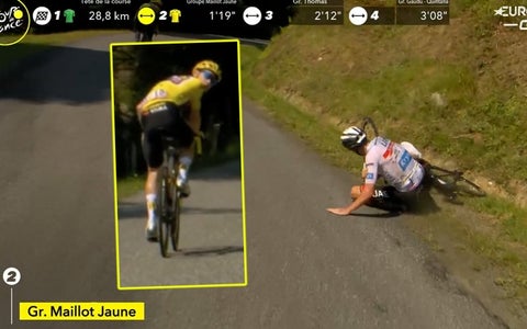 Pogacar y Vingegaard, gesto de fair play en el Tour de Francia