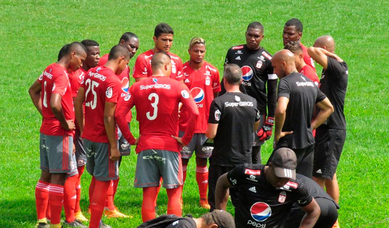 Jugadores del América de Cali en los trabajos de pretemporada