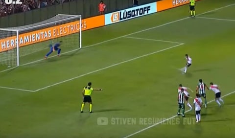 Quintero volvió a ser figura en victoria de River Plate