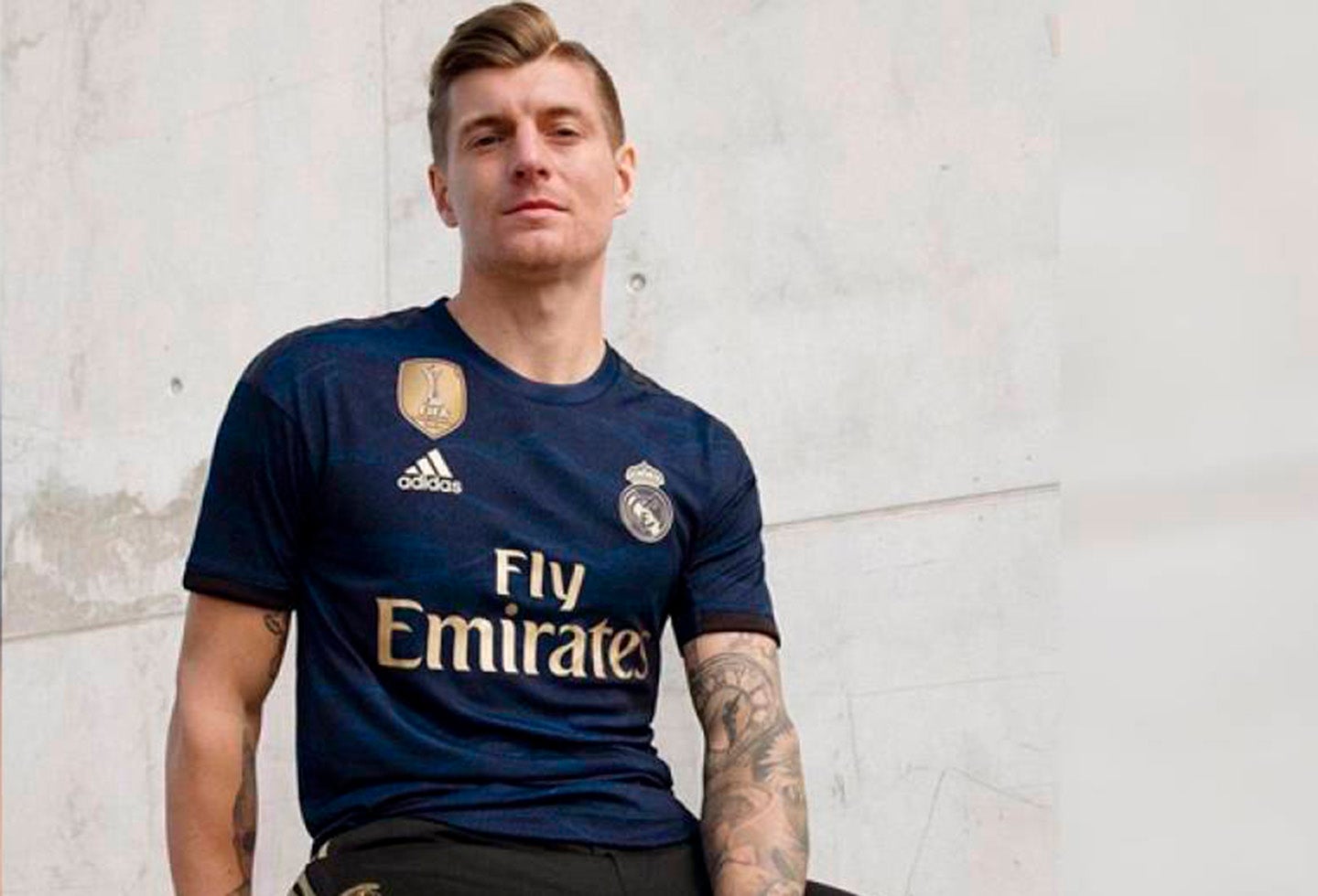 Los jugadores de Real Madrid portando la segunda camiseta de la temporada 2019/20
