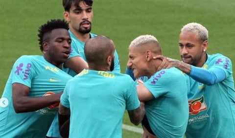 Vinícius y Richarlison