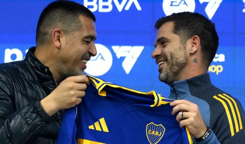 Juan Román Riquelme y Fernando Gago