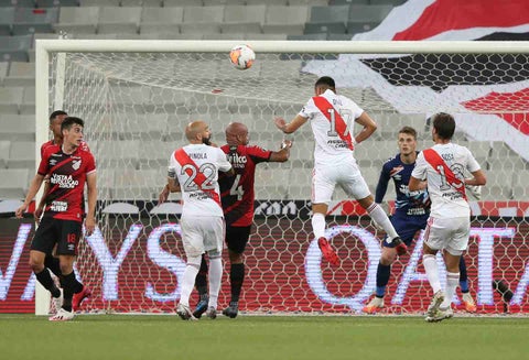 Paranaense Vs. River Plate