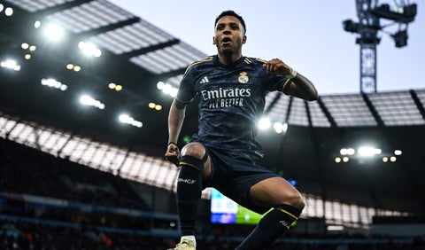 Rodrygo Goes saluda a Lionel Messi en el Brasil vs Argentina Eliminatorias Conmebol