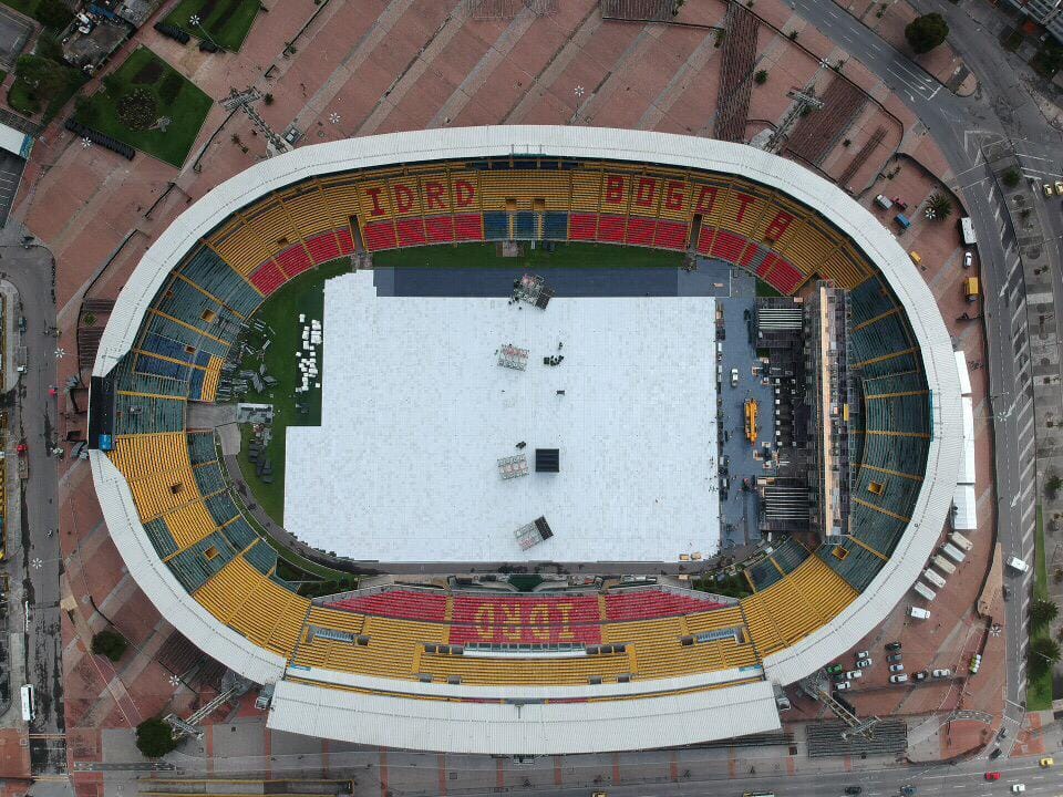 Montaje del concierto de Roger Waters en El Campín de Bogotá