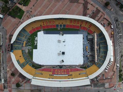 Montaje del concierto de Roger Waters en El Campín de Bogotá