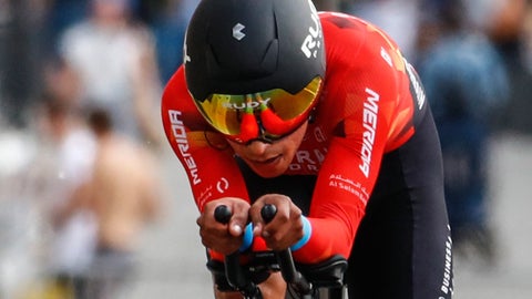 Santiago Buitrago con el equipo Bahrain