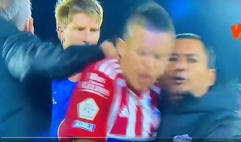 Óscar Cortés, agresión a Walmer Pacheco