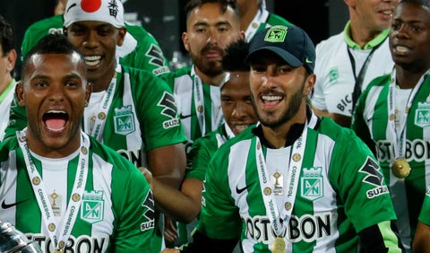 Atlético Nacional y Sebastián Pérez celebrando el título de la Copa Libertadores 2016