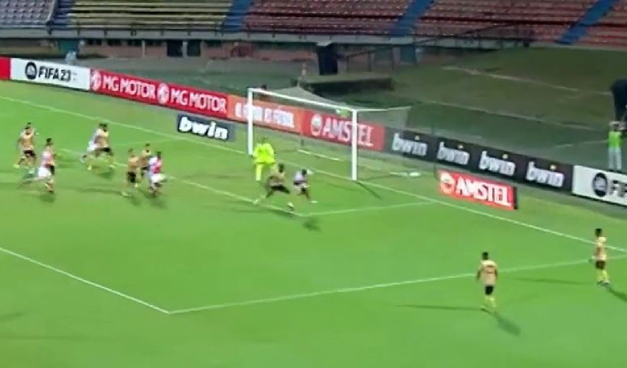 El minuto de silencio de Real Madrid para Fredy Rincón