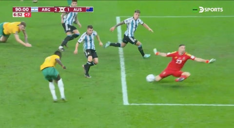 Soberbia atajada de Emiliano Martínez en el partido Australia vs Argentina
