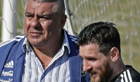 Claudio Tapia, presidente de la AFA y Lionel Messi