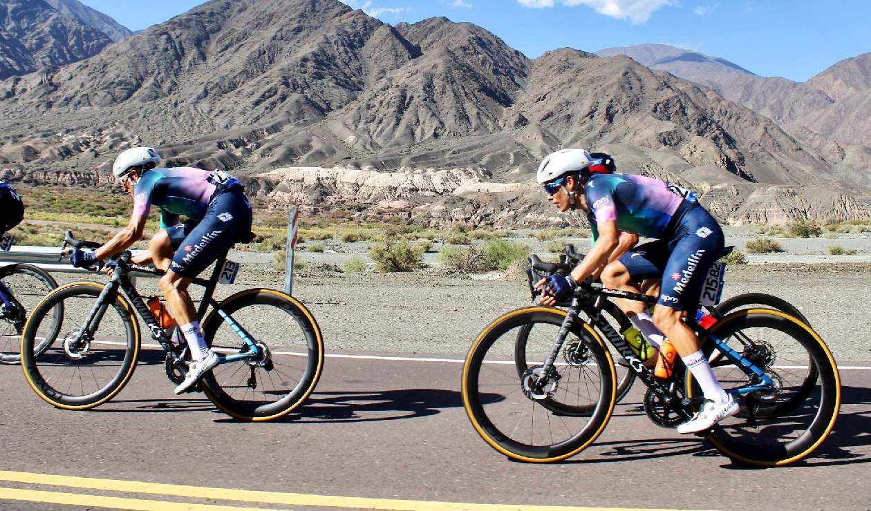 Team Medellín en la Vuelta a San Juan 2023