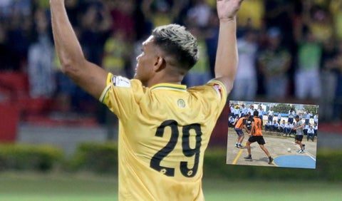 Teófilo Gutiérrez jugando fútbol en la cárcel Modelo