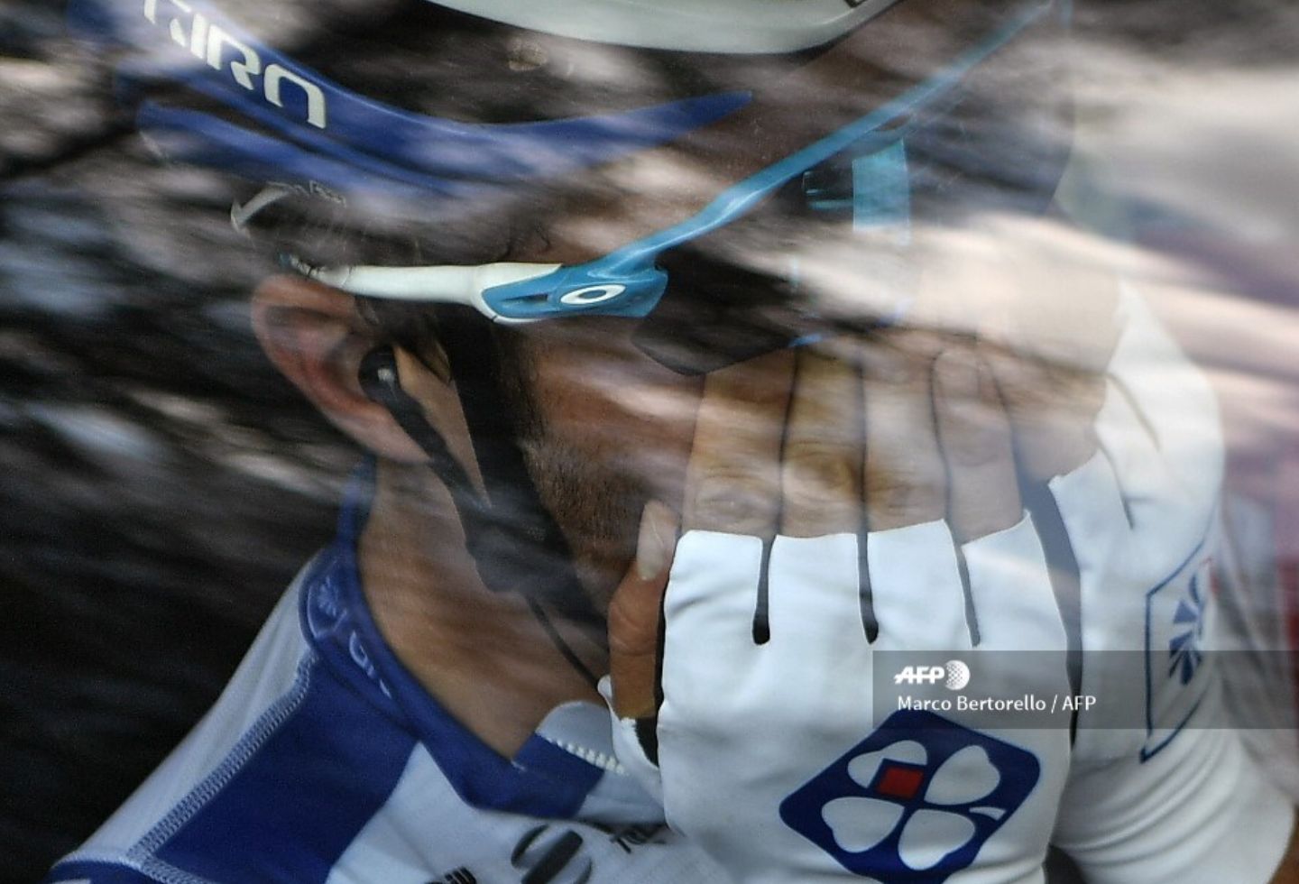 Thibaut Pinot tuvo un duro problema muscular.