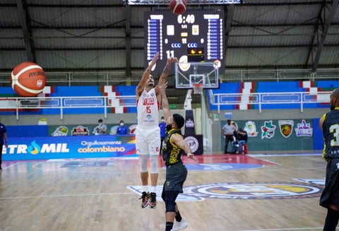 Titanes Vs. Tigrillos