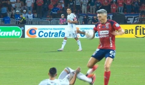 Video: polémica en la fina de liga: así fue el gol anulado al DIM