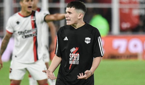 Tremendo: Niño de 14 años debutó como profesional en Argentina