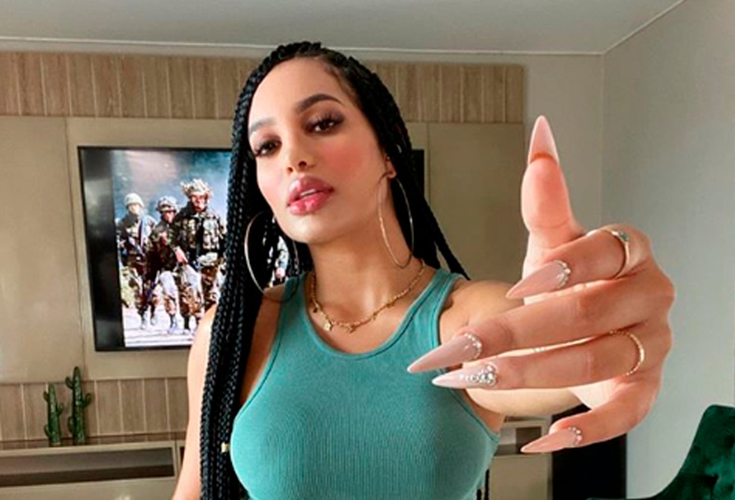 Historial de Andrea Valdiri en Instagram 