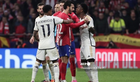 Vinicius abre la puerta a su salida del Real Madrid: crisis interna en la 'Casa Blanca'