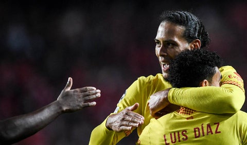 Virgil van Dijk y Luis Díaz