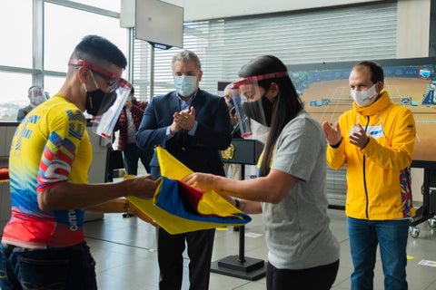 Más de 111 deportistas de alto rendimiento viajan en vuelo humanitario