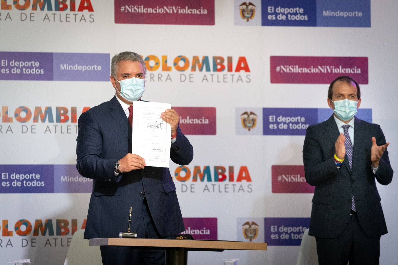 Presidente Iván Duque y el ministro del Deporte, Ernesto Lucena