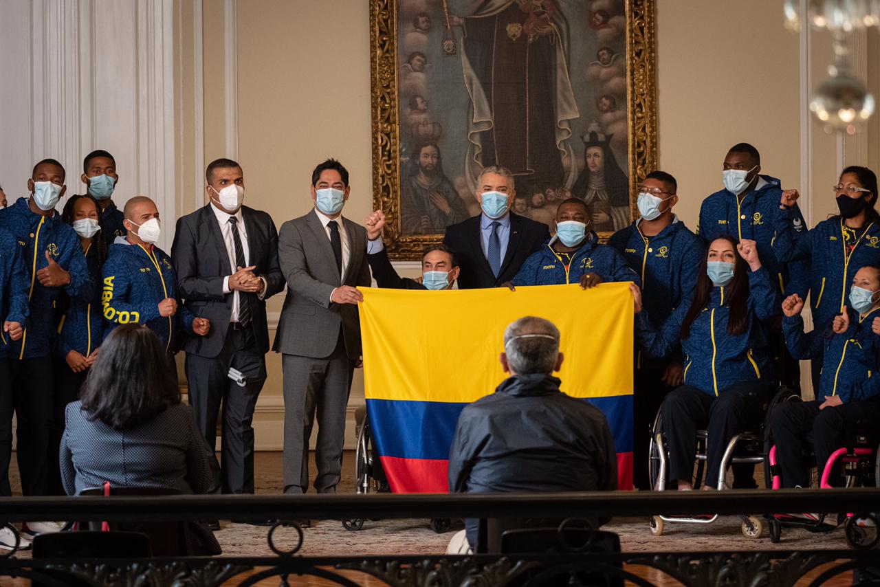 El Presidente Duque entregó el Pabellón Nacional a los deportistas que representarán a Colombia en los Juegos Paralímpicos Tokio 2020.