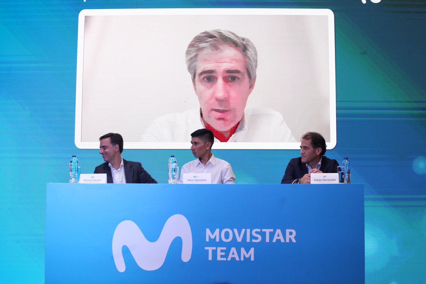 Nairo Quintana en rueda de prensa de presentación con el Movistar