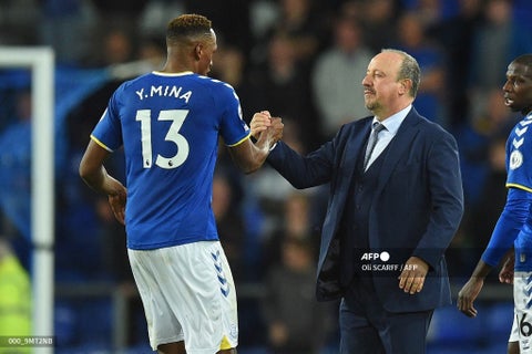 Yerry Mina y Rafa Benítez