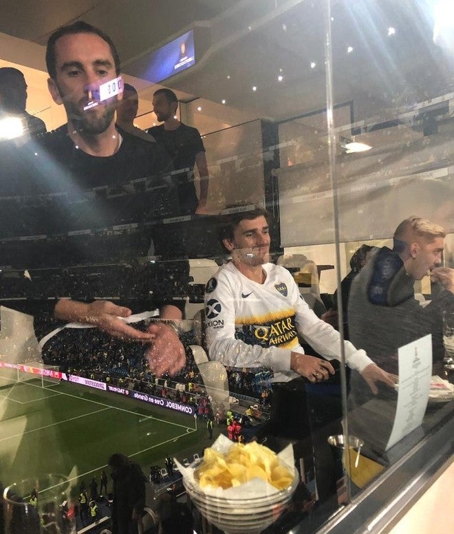 Griezmann en el palco del Santiago Bernabéu